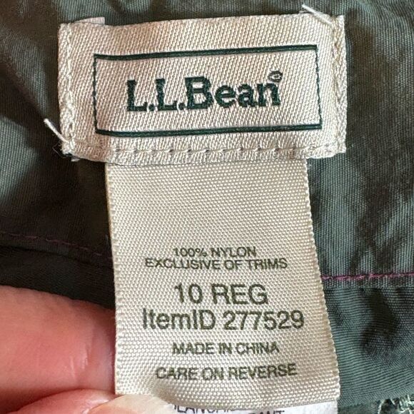 L L Bean Pants Womens Size 10 Cropped Nylon Army Green Cargo outdoors Hiking - Picture 8 of 13